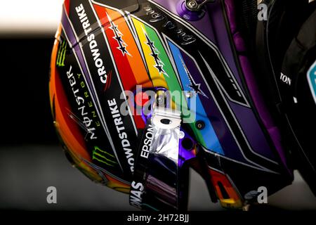 Doha, Qatar. 19 Nov 2021. HAMILTON Lewis (gbr), Mercedes AMG F1 GP W12 e Performance, casco ritratto, casque, durante il Gran Premio di Formula 1 Ooredoo Qatar 2021, 20° round del Campionato del mondo di Formula 1 FIA 2021 dal 19 al 21 novembre 2021 sul circuito internazionale di Losail, a Lusail, Qatar - Foto: DPPI/DPPI/LiveMedia Credit: Agenzia fotografica indipendente/Alamy Live News Foto Stock