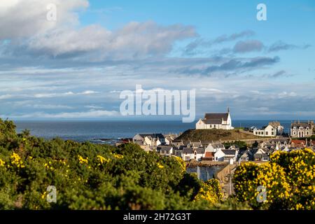 FINDOCHTY, MORAY, SCOZIA - 19 NOVEMBRE 2021: Questa è una vista sulla città di Findochty, Moray, Scozia, Regno Unito il 19 novembre 2021. Foto Stock