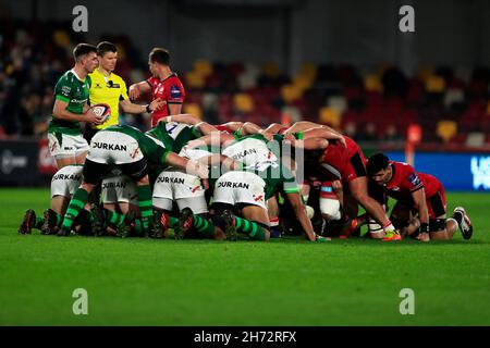Brentford, Regno Unito. 19 Nov 2021. 19 novembre 2021; Brentford Community Stadium, Brentford, Londra, Inghilterra; Premier Cup Rugby, London Irish versus Saracens;i giocatori in una mischia credito: Action Plus Sports Images/Alamy Live News Foto Stock