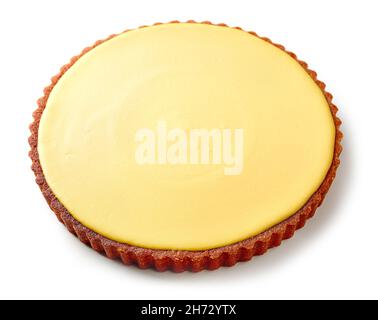 torta vegana di mango fresca isolata su sfondo bianco Foto Stock