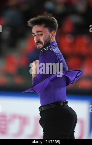 Grenoble, Francia. 19 Nov 2021. Kevin AYMOZ (Francia), durante il breve programma MEN, al Gran Premio ISU di Pattinaggio di figura - Internationaux de France, al Polesud Ice-Rink Complex, il 19 novembre 2021 a Grenoble, Francia. Credit: AFLO Co. Ltd./Alamy Live News Foto Stock