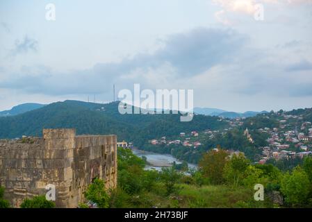 vista sul fiume dalla collina Foto Stock