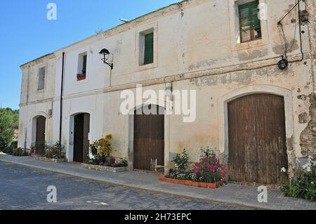 Villaggio di Monistrol de Anoia in un centro abitato di Sant Sadurní de Anoia nella provincia dell'Alto Panades di Barcellona, Catalogna, Spagna Foto Stock