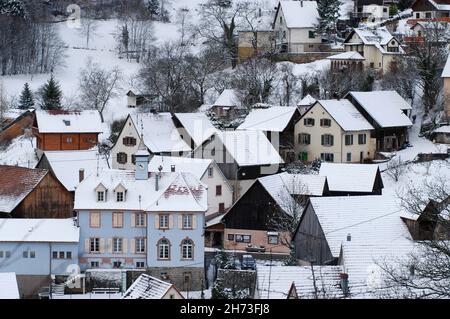 FRANCIA, ALTO RENO (68), VALLEE DE MUNSTER, CITTÀ DI HOHROD IN INVERNO Foto Stock