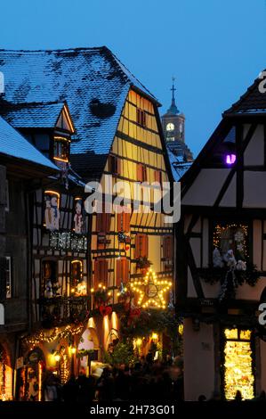 FRANCIA, ALTO RENO (68), RIQUEWIHR, MERCATO DI NATALE Foto Stock