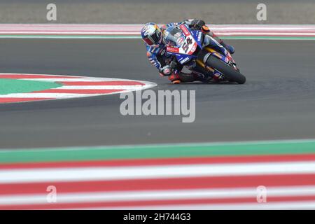 Mandalika., Indonesia. 20 Nov 2021. Toprak Razgatlioglu di Pata Yamaha con Brixx compete durante le qualifiche del World Superbike al Mandalika International Circuit di Mandalika, Lombok Island, Indonesia, il 20 novembre 2021. Credit: Veri Sanovri/Xinhua/Alamy Live News Foto Stock