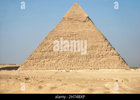 Piramide di Khafre (leggi anche come Khafra, Khefren) o di Chephren è il secondo più alto e la seconda più grande delle antiche piramidi egiziane di Giza e Foto Stock