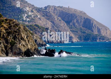 Playa del Molino de Papel, Nerja, Maro, Malaga, Spagna, Europa Foto Stock