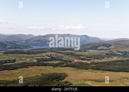 Loch Linnhe e Loch Eil dal finlandese-aig Viewpoint - Scozia, Regno Unito - 20 luglio 2021 Foto Stock