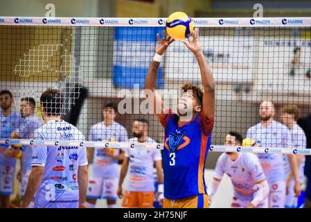 Latina, Italia. 20 Nov 2021. (Vero Volley Monza) durante Top Volley Cisterna vs vero Volley Monza, Volley Campionato Italiano Serie A Men Superleague a Latina, Italia, Novembre 20 2021 Credit: Independent Photo Agency/Alamy Live News Foto Stock