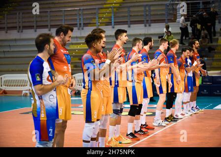 Latina, Italia. 20 Nov 2021. (Vero Volley Monza) durante Top Volley Cisterna vs vero Volley Monza, Volley Campionato Italiano Serie A Men Superleague a Latina, Italia, Novembre 20 2021 Credit: Independent Photo Agency/Alamy Live News Foto Stock