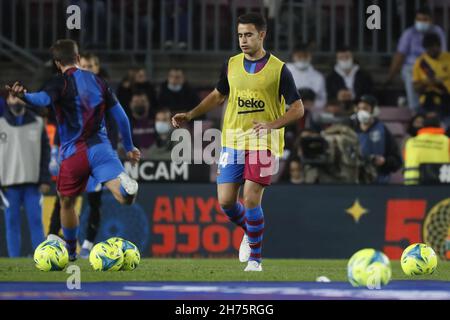 Barcellona, Spagna. 20 Nov 2021. Barcellona, Spagna, 20 novembre 2021: Eric Garcia (24 FC Barcellona) durante il riscaldamento, LaLiga Santander partita tra Barcellona ed Espanyol allo stadio Camp Nou di Barcellona, Spagna. Rafa Huerta/SPP Credit: SPP Sport Press Photo. /Alamy Live News Foto Stock