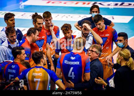 Latina, Italia. 20 Nov 2021. Vero Volley Monza durante il Top Volley Cisterna vs vero Volley Monza, Volley Campionato Italiano Serie A Men Superleague a Latina, Italia, Novembre 20 2021 Credit: Independent Photo Agency/Alamy Live News Foto Stock