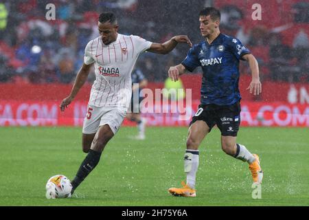 Siviglia, Siviglia, Spagna. 20 Nov 2021. Fernando Reges di Sevilla CF durante la partita la Liga Santader tra Sevilla CF e Deportivo Alaves a Ramon Sanchez Pizjuan a Siviglia, in Spagna, il 20 novembre 2021. (Credit Image: © Jose Luis Contreras/DAX via ZUMA Press Wire) Foto Stock