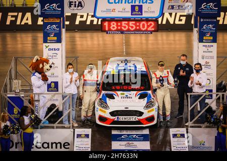 30 Pajari Sami (fin), Salminen Marko (fin), Ford Fiesta Rally4, Porvoon Autopalvelu, Podium durante il FIA ERC Rally Islas Canarias 2021, ottavo round del FIA European Rally Championship 2021, dal 18 al 20 novembre 2021 a Las Palmas de Gran Canaria, Spagna - Foto Jorge Cunha / DPPI Foto Stock