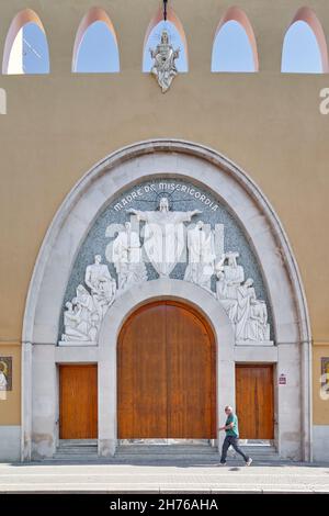 Iglesia de Nuestra Señora de la Misericordia è una chiesa parrocchiale cattolica situata nel quartiere San Antón di Alicante, in Spagna. Foto Stock