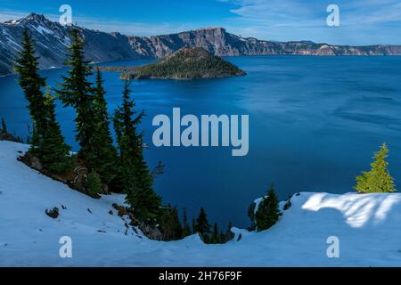 Wizard Island, Llao Rock, Crater Lake National Park, Oregon Foto Stock