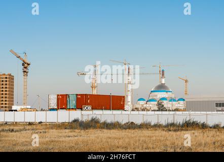 Astana Grande Moschea in costruzione. La moschea sarà la più grande dell'Asia centrale. Nur-Sultan, Astana, Kazakshtan Foto Stock