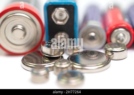 Batterie e pile a bottone in primo piano Foto Stock