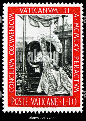 MOSCA, RUSSIA - 25 OTTOBRE 2021: Francobollo stampato in Vaticano mostra Giovanni XXIII, chiusura della serie del concilio ecumenico, circa 1966 Foto Stock
