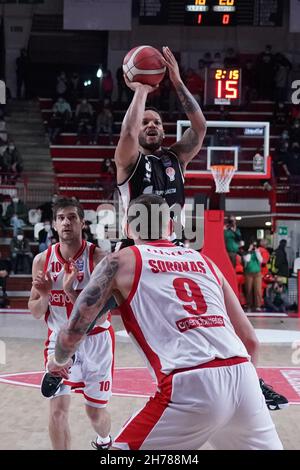 3 CHRIS WRIGHT Bertram Dutthona Tortona durante la partita LBA Italy Championship tra Openjobmetis Varese e Bertram Dutthona Tortona, a Varese, il 20 novembre 2021. Credit: Fabio Averna/Alamy Live News Foto Stock