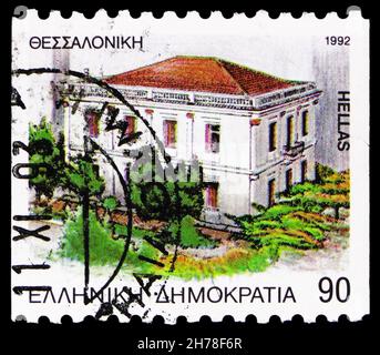 MOSCA, RUSSIA - 25 OTTOBRE 2021: Francobollo stampato in Grecia mostra il Museo della lotta macedone, Salonicco, Prefettura Capitals (1992) serie, c Foto Stock