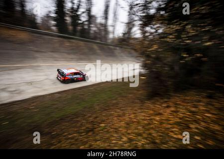 11 Neuville Thierry (bel), Wydaeghe Martijn (bel), Hyundai Shell Mobis World Rally Team, Hyundai i20 Coupe WRC, in azione durante il Rally ACI di Monza, 12° round del FIA WRC 2021, FIA World Rally Championship, dal 18 al 21 novembre 2021 a Monza, Italia - Foto: Nikos Katikis/DPPI/LiveMedia Foto Stock