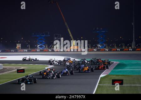 Inizio gara, 44 HAMILTON Lewis (gbr), Mercedes AMG F1 GP W12 e Performance, in azione durante il Gran Premio di Formula 1 Ooredoo Qatar 2021, 20° round del Campionato Mondiale di Formula 1 FIA 2021 dal 19 al 21 novembre 2021 sul circuito internazionale di Losail, a Lusail, Qatar - Foto: Xavi Bonilla/DPPI/LiveMedia Foto Stock