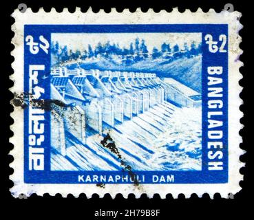 MOSCA, RUSSIA - 25 OTTOBRE 2021: Francobollo stampato in Bangladesh mostra Barrage Karnafuli, immagini dal Bangladesh serie 1978-82, circa 1982 Foto Stock