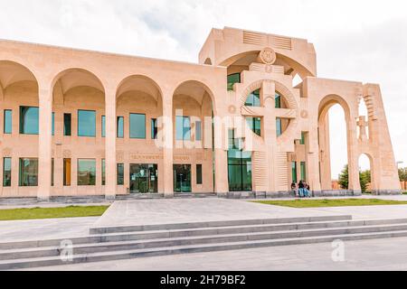 17 maggio 2021, Vagharshapat, Armenia: Manoukian Manuscript Library building in Etchmiadzin Apostolicary Complex. Educazione teologica e carriera come prie Foto Stock