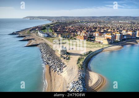 Martello Tower numero 66 costruito nel 1800 per proteggere contro la minaccia delle forze napoleoniche e più tardi come Gun Towers durante la seconda Guerra Mondiale vicino Eastbourne. Foto Stock