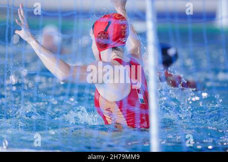 Roma, Italia. 21 Nov 2021. Eichelberger (SIS Roma) durante Lille UC vs SIS Roma, Waterpolo Eurolague Women Match a Roma, Italia, novembre 21 2021 Credit: Independent Photo Agency/Alamy Live News Foto Stock