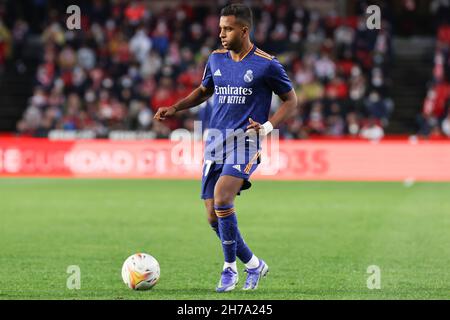 Granada, Granada, Spagna. 21 Nov 2021. Rodrygo del Real Madrid CF durante la partita la Liga Santader tra Granada CF e Real Madrid CF allo stadio Los Carmenes di Granada, Spagna, il 21 novembre 2021. (Credit Image: © Jose Luis Contreras/DAX via ZUMA Press Wire) Foto Stock