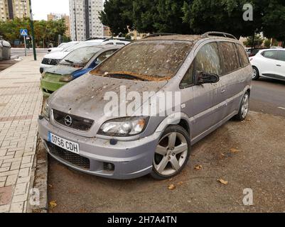 Abbandonata Opel Zafira a Malaga, Spagna. Foto Stock