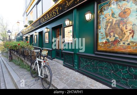 L'affascinante ristorante la Bonne Franquette sulla collina di Montmartre. Montmartre, con i tradizionali caffè francesi e le gallerie d'arte, è una delle più visitate Foto Stock