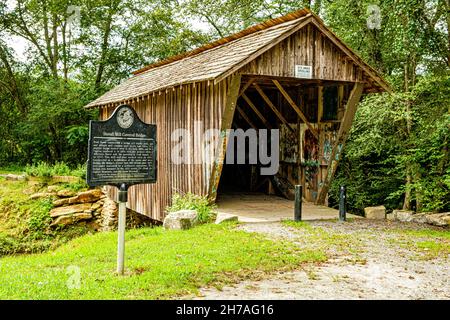 Stoval Mill Covered Bridge, state Route GA-255, sautee Nacoochee, Georgia Foto Stock