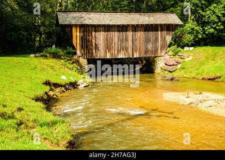 Stoval Mill Covered Bridge, state Route GA-255, sautee Nacoochee, Georgia Foto Stock