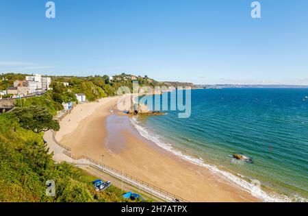 North Beach si affaccia a nord di Tenby, una città di mare murata a Pembrokeshire, costa del Galles meridionale sul lato occidentale della baia di Carmarthen Foto Stock