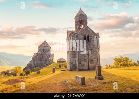 La vista pittoresca del Monastero di Haghpat è una delle attrazioni più belle e famose dell'Armenia. Concetto di turismo e religione Foto Stock