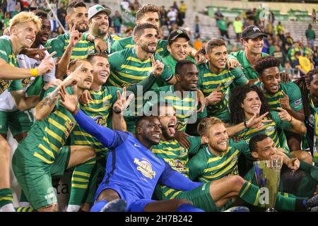 San Pietroburgo, FL USA; i campioni della USL Eastern Conference 2021, i Tampa Bay Rowdies dopo una partita del campionato USL Eastern Conference contro Foto Stock