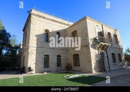 Il vecchio ospedale restaurato Shaare Zedek edificio in 161 Jaffa strada a Gerusalemme, Israele. Foto Stock