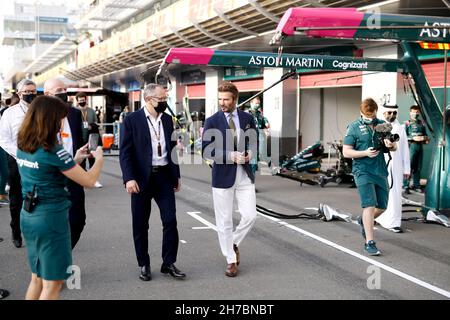 Lusail, Qatar. 21 Nov 2021. DOMENICALI Stefano (ita), CEO di F1, BECKHAM David, ex calciatore, ritratto durante il Gran Premio di Formula 1 Ooredoo Qatar 2021, 20° round del Campionato Mondiale di Formula 1 FIA 2021 dal 19 al 21 novembre 2021 sul circuito Internazionale di Losail, a Lusail, Qatar - Photo DPPI Credit: DPPI Media/Alamy Live News Foto Stock