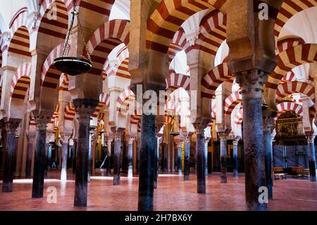 Sala ipostila della grande Moschea di Córdoba in Spagna Foto Stock