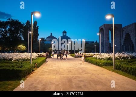 30 maggio 2021, Vagharshapat, Armenia: Famoso complesso di Etchmiadzin che ospita un seminario educativo e il Catholicos Supremo di tutti gli Armeni e un monast Foto Stock