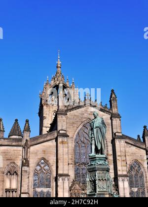 Statua di Adam Smith nel centro di Edimburgo, Scozia Foto Stock