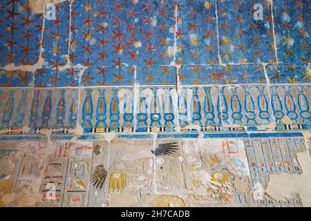 Muro dipinto, il tempio di Hatshepsut, Luxor, Egitto Foto Stock