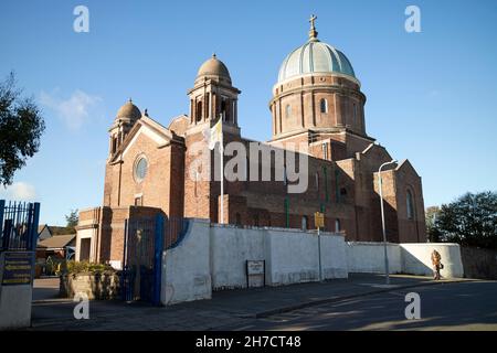 Chiesa cattolica di San Pietro e pauli conosciuta come la cupola della casa New Brighton il Wirral merseyside uk il titolo ufficiale è il sacro santuario di ss peter pau Foto Stock