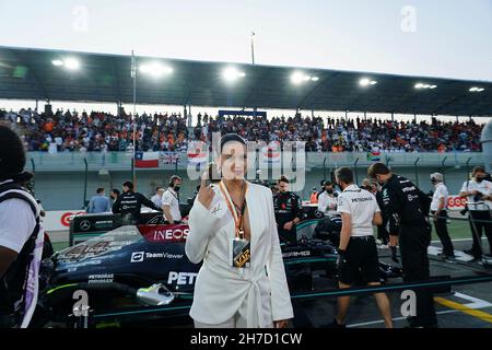 Doha, Katar. 21 Nov 2021. 21.11.2021, Losail International Circuit, Doha, Formula 1 Ooredoo Qatar Grand Prix 2021, nella foto modello Adriana Lima Credit: dpa/Alamy Live News Foto Stock