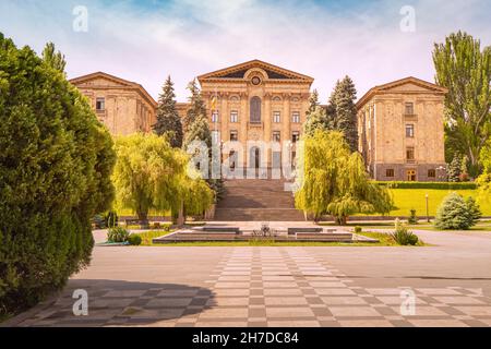 25 maggio 2021, Yerevan, Armenia: Il Parlamento costruendo come simbolo del potere democratico e della politica nella Repubblica di Armenia Foto Stock