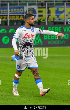 Milano, Italia. 21 Nov 2021. Lorenzo Insigne (24) di Napoli ha visto durante la serie un incontro tra Inter e Napoli a Giuseppe Meazza di Milano. (Photo Credit: Gonzales Photo/Alamy Live News Foto Stock